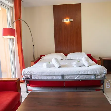 Magnificent One-bedroom With Views Near The Sea And Golf Mandelieu-la-Napoule