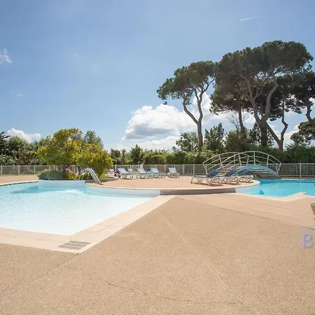 Apartment Magnificent One-bedroom With Views Near The Sea And Golf