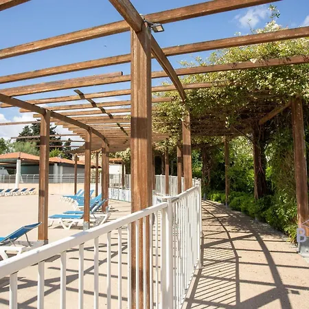 Magnificent One-bedroom With Views Near The Sea And Golf *